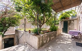 Summer Day Room